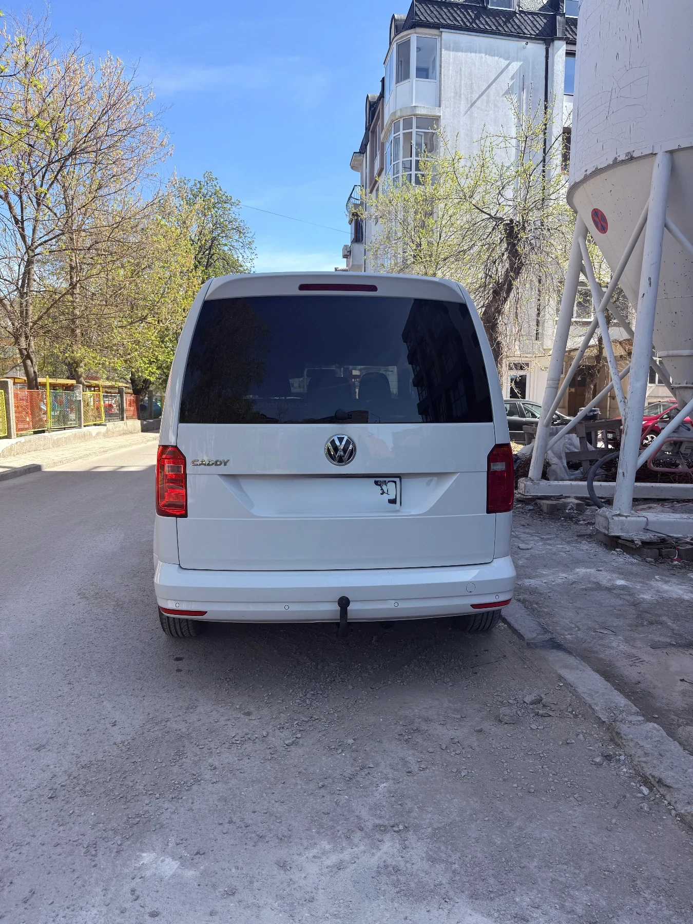 VW Caddy 2.0 Tdi, снимка 9 - Автомобили и джипове - 56211508
