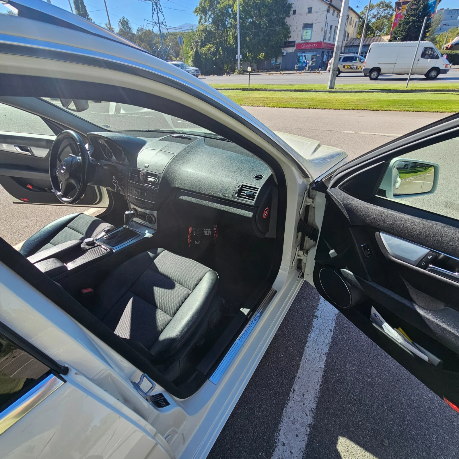 Mercedes-Benz C 180, снимка 8 - Автомобили и джипове - 56358293