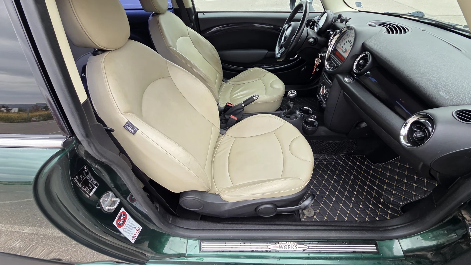Mini Cooper LCI facelift, снимка 15 - Автомобили и джипове - 56615146