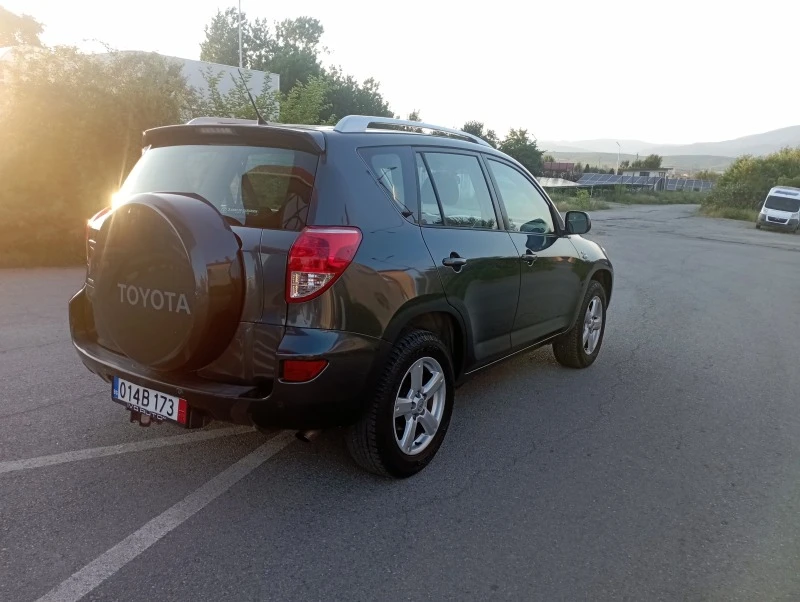 Toyota Rav4 D4D, снимка 4 - Автомобили и джипове - 46110923