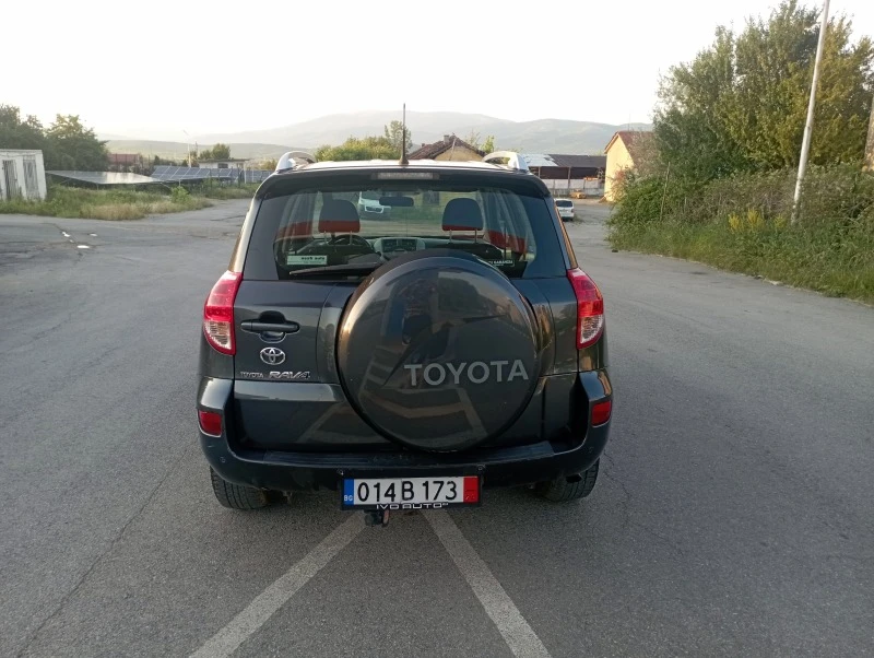 Toyota Rav4 D4D, снимка 5 - Автомобили и джипове - 46110923