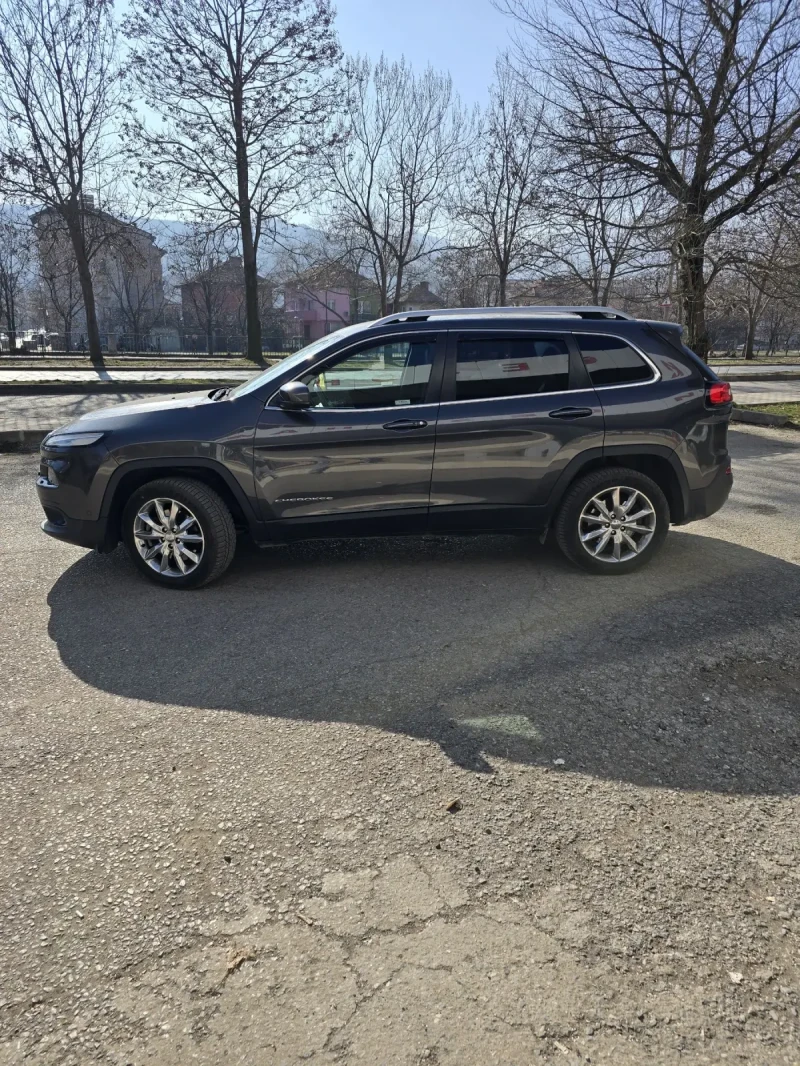 Jeep Cherokee 2.2 Limited, снимка 3 - Автомобили и джипове - 49034094