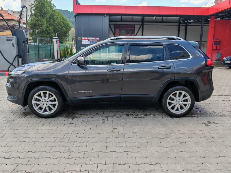 Jeep Cherokee 2.2 Limited, снимка 3 - Автомобили и джипове - 49034094