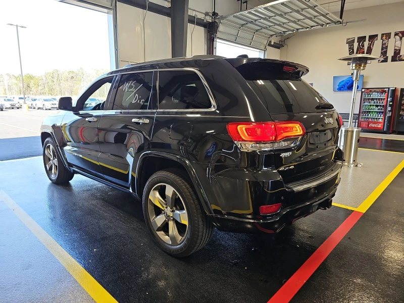 Jeep Grand cherokee Overland* 8ZF* AWD* Distronic* Подгрев* Обдух* Пан, снимка 6 - Автомобили и джипове - 49393130