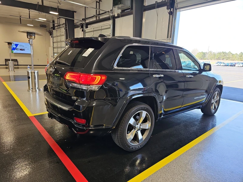 Jeep Grand cherokee Overland* 8ZF* AWD* Distronic* Подгрев* Обдух* Пан, снимка 4 - Автомобили и джипове - 49506040