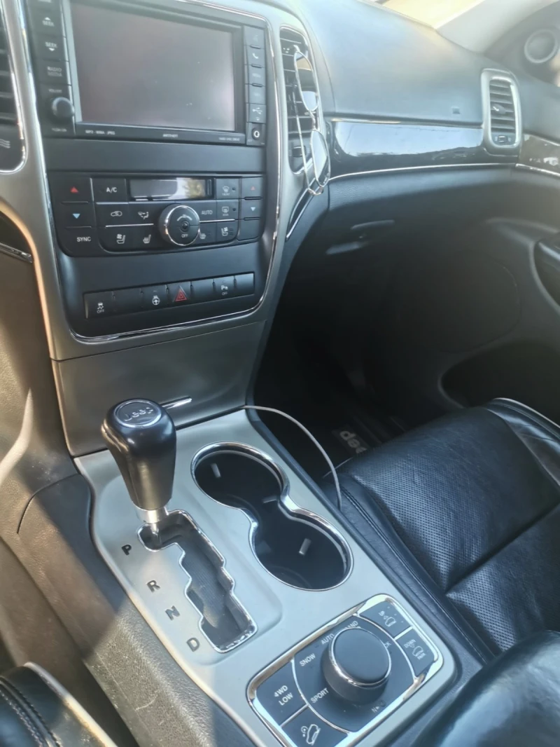 Jeep Grand cherokee 3.0 CRD OVERLAND, снимка 10 - Автомобили и джипове - 49884559