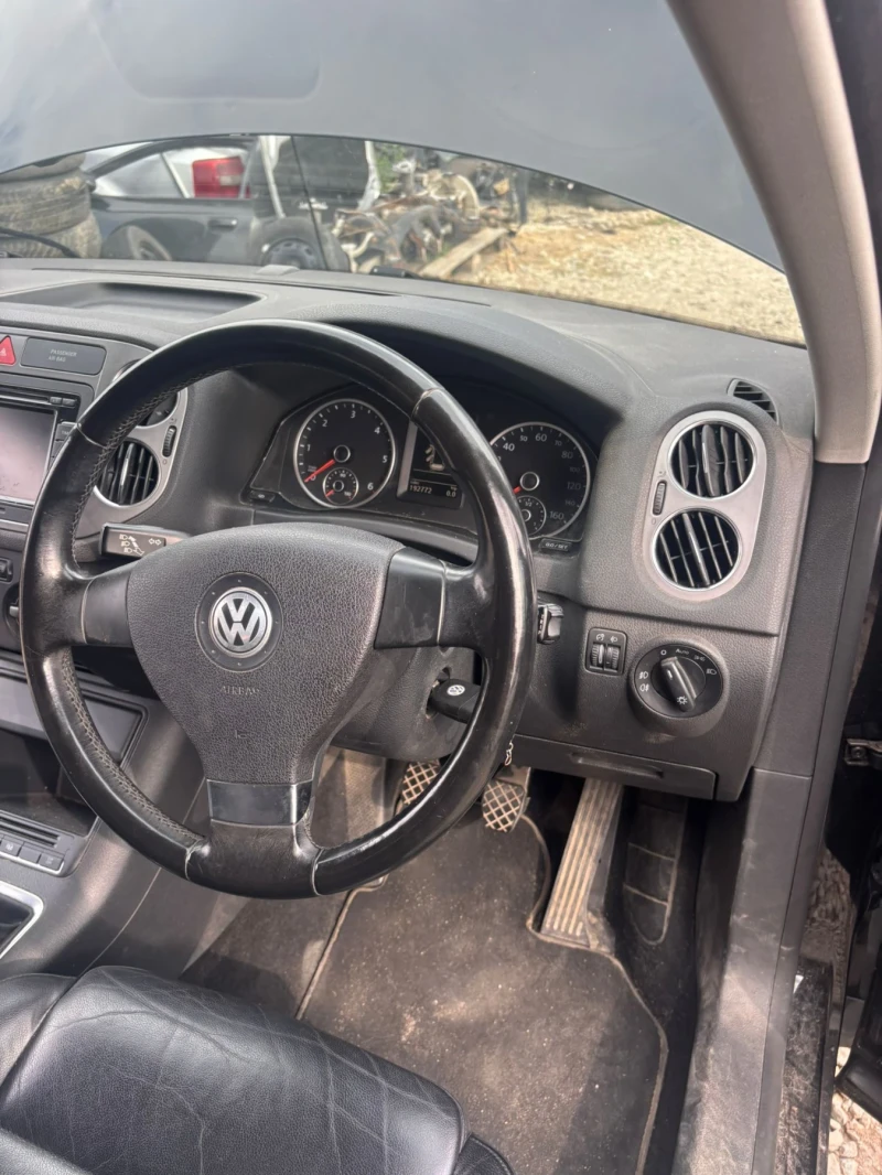 VW Tiguan 2.0TDI-Koja-Navi, снимка 9 - Автомобили и джипове - 51955101