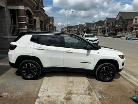 Jeep Compass * Trailhawk * CARFAX * ОПЦИЯ ЗА ФИНАНСИРАНЕ, снимка 3 - Автомобили и джипове - 55578892
