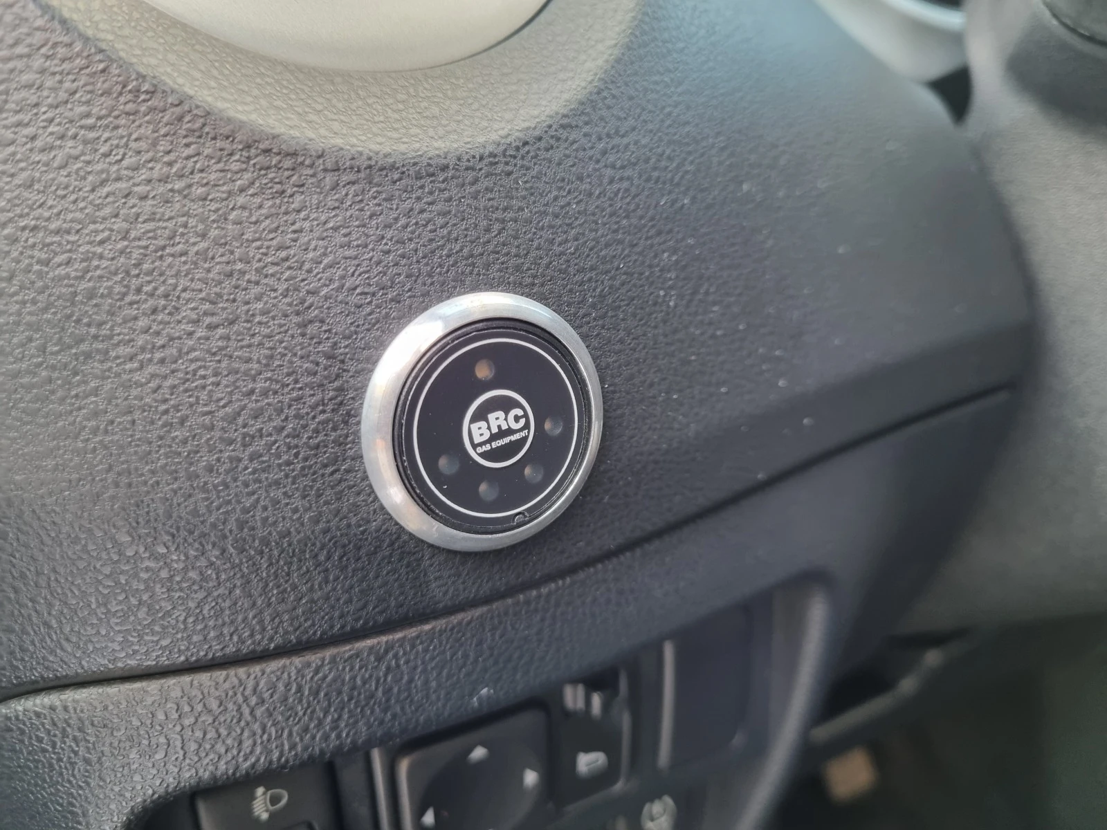 Nissan Juke 1.6i 16v 117кс.Евро6 Бензин/Газ BRC | Mobile.bg — изображение 15