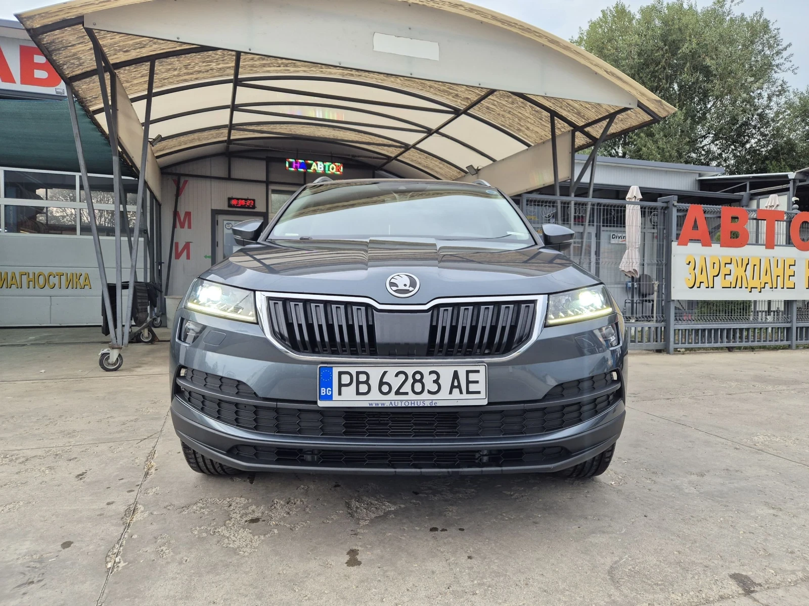 Skoda Karoq 1.6TDI Дистроник, Панорама, Подгрев, Печка - изображение 2