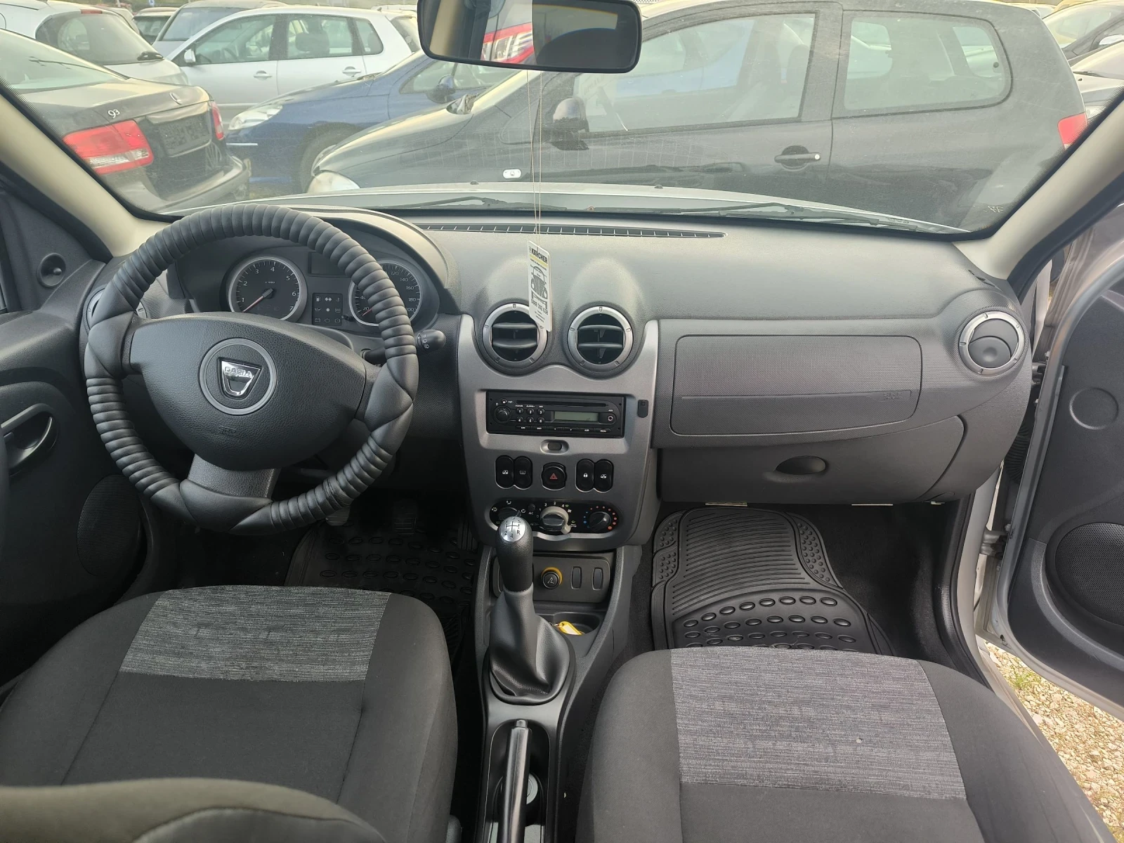 Dacia Duster 1.6i - изображение 7