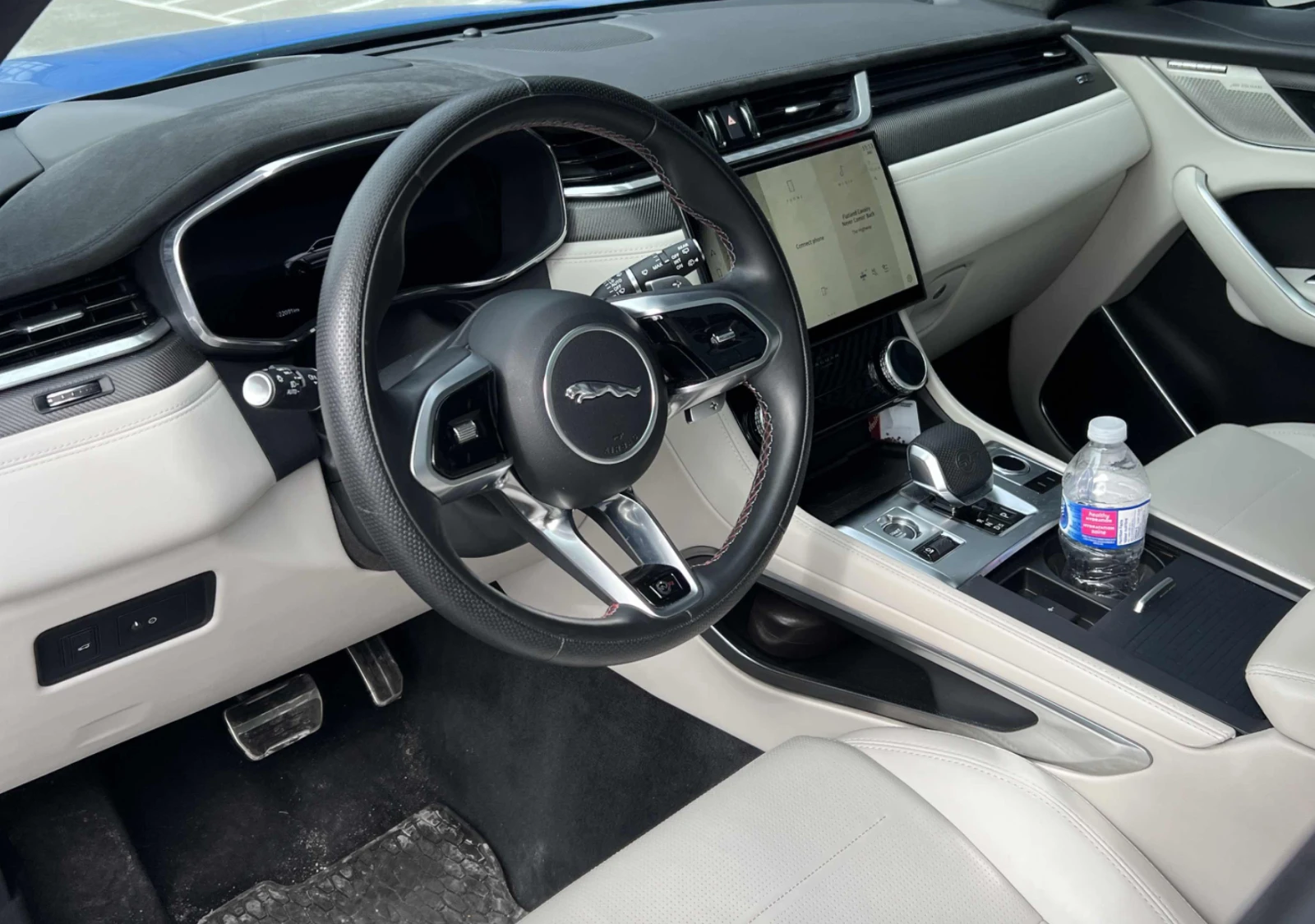 Jaguar F-PACE SVR* Auto, AWD, 5.0L 8cyl* CARFAX, снимка 6 - Автомобили и джипове - 53892920