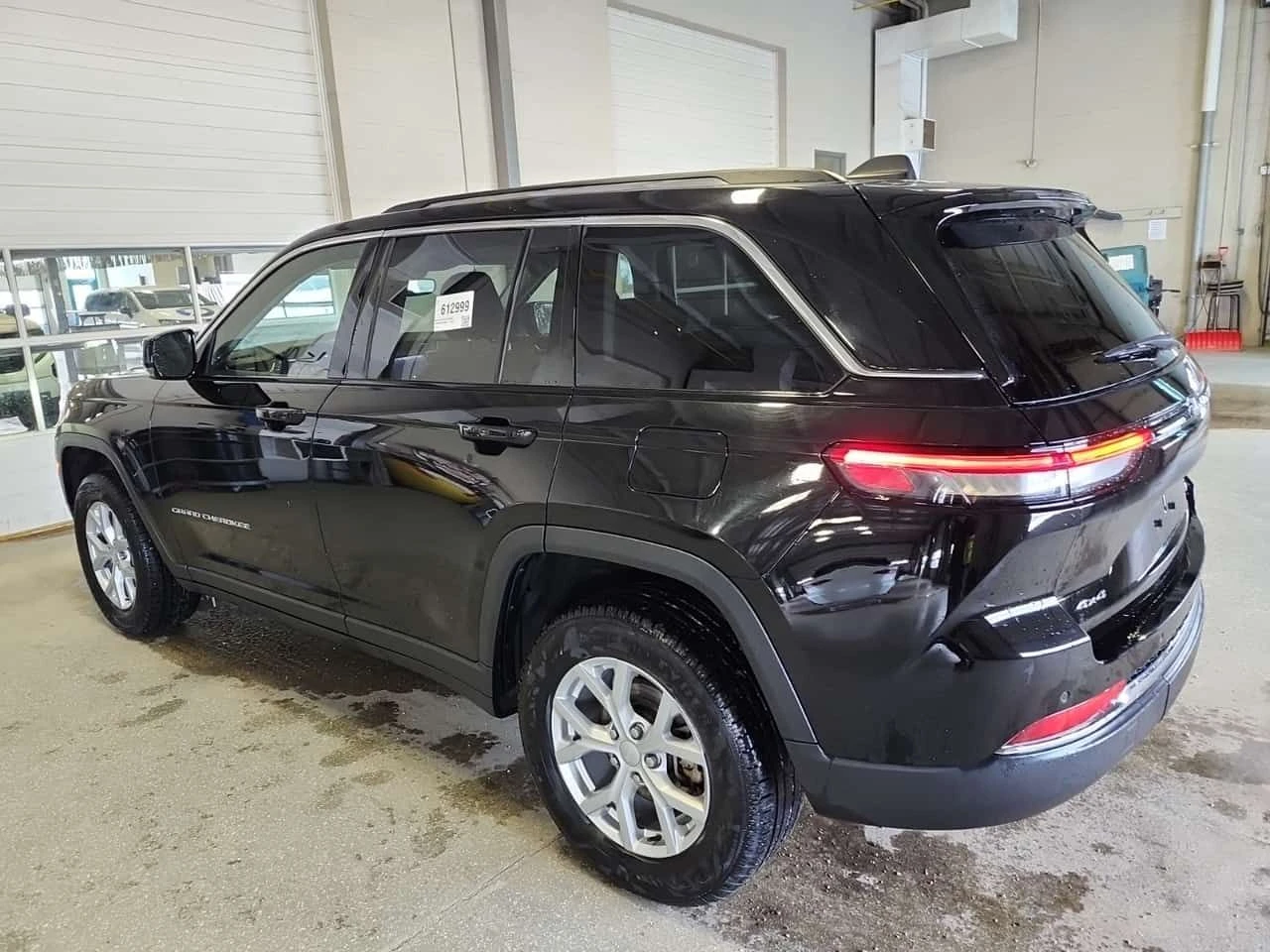 Jeep Grand cherokee LIMITED| ПОДГРЕВИ| CARFAX, снимка 4 - Автомобили и джипове - 54110050