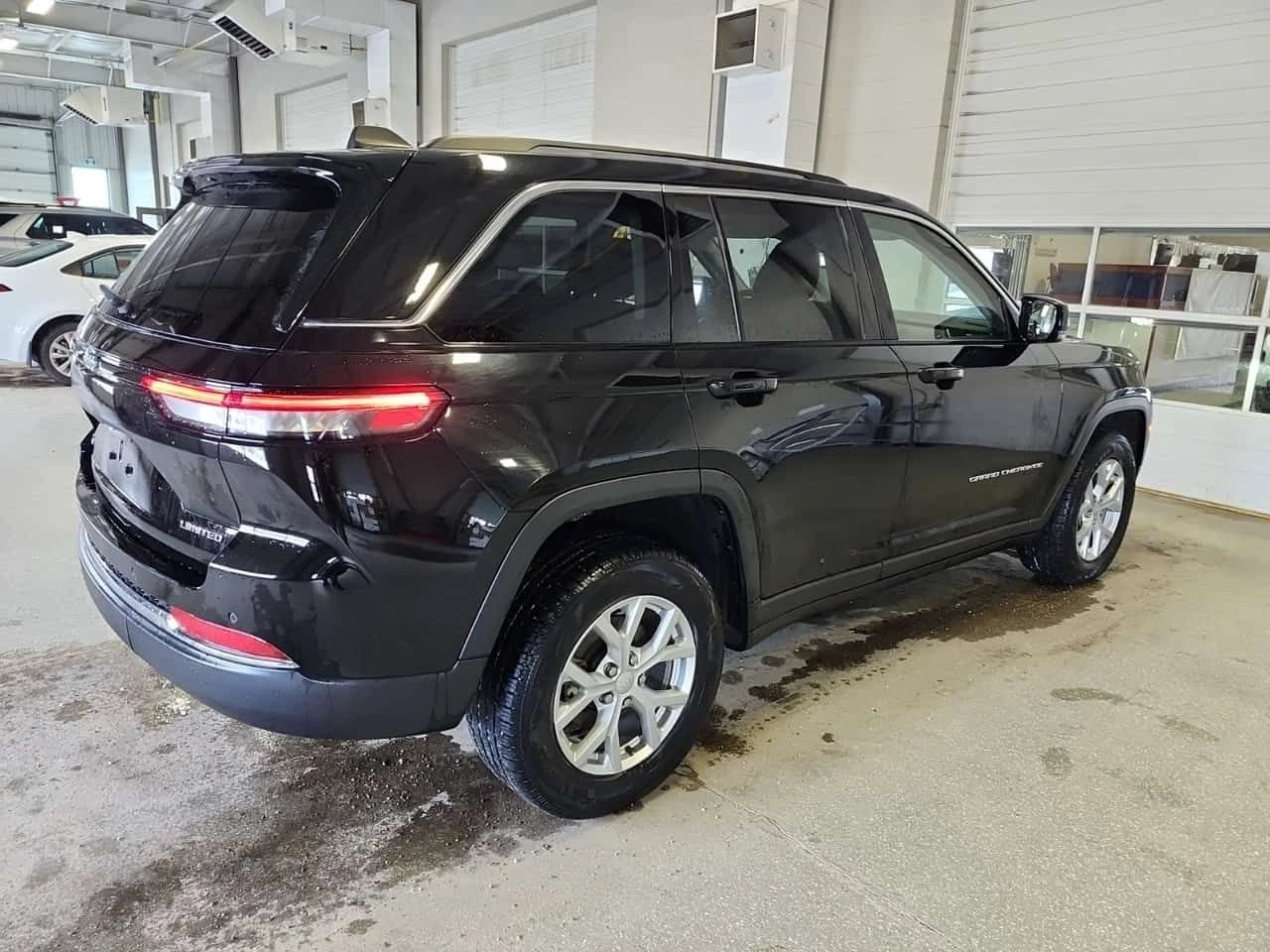 Jeep Grand cherokee LIMITED| ПОДГРЕВИ| CARFAX, снимка 3 - Автомобили и джипове - 54110050