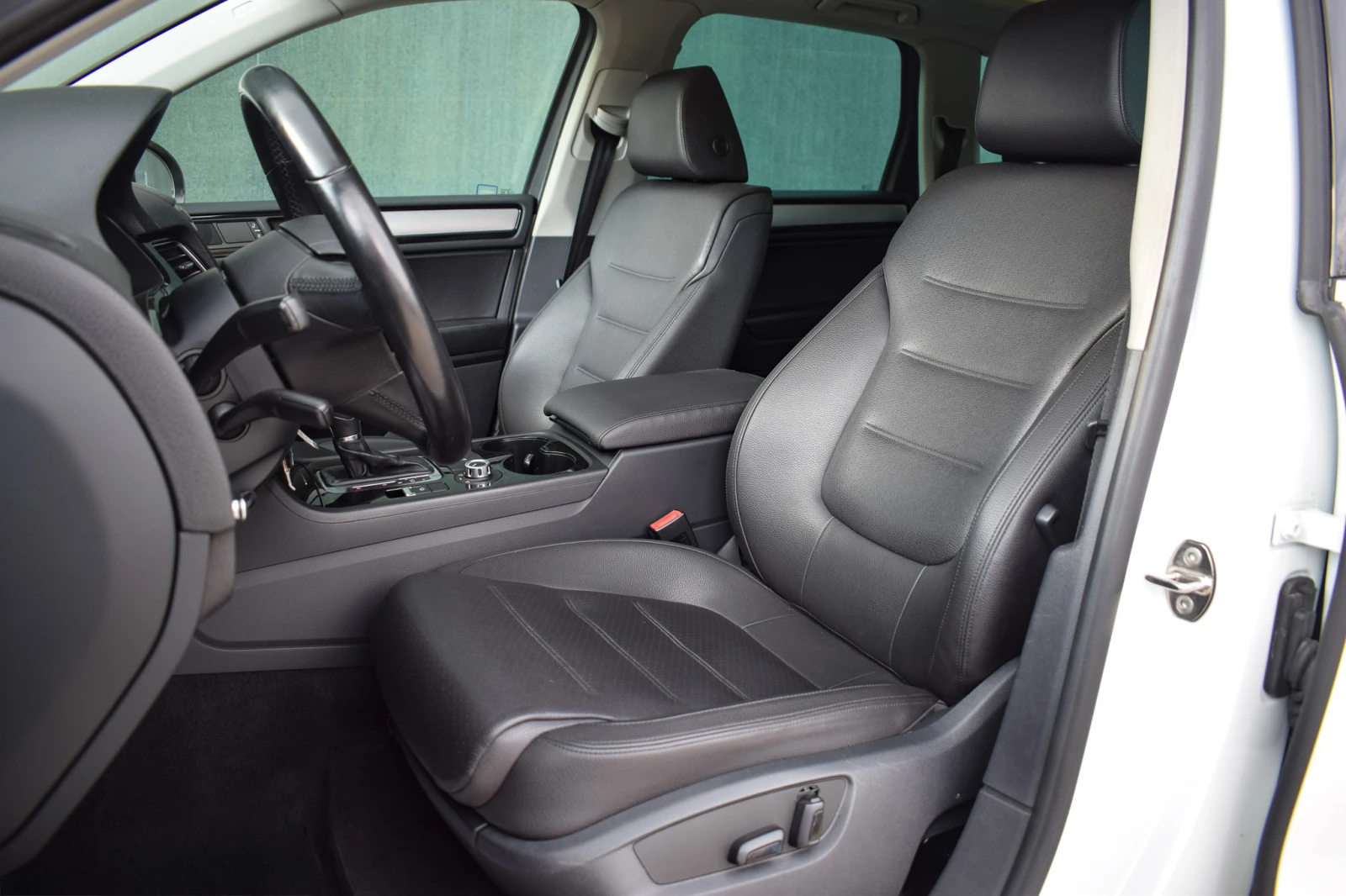 VW Touareg 3.0  TDI  245, снимка 9 - Автомобили и джипове - 54302648