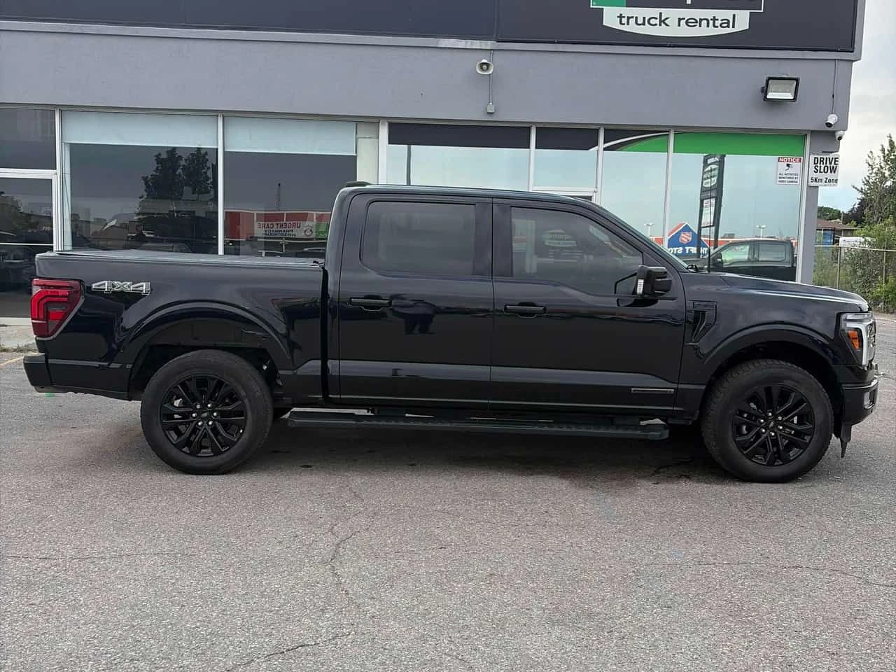 Ford F150 * LARIAT 4WD SuperCrew 5.5' Box * CARFAX * ОПЦ, снимка 3 - Автомобили и джипове - 55224155