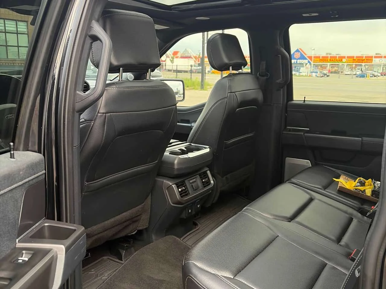 Ford F150 * LARIAT 4WD SuperCrew 5.5' Box * CARFAX * ОПЦ, снимка 15 - Автомобили и джипове - 55224155