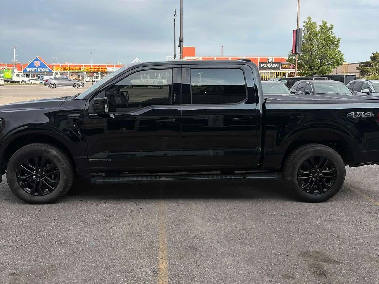 Ford F150 * LARIAT 4WD SuperCrew 5.5' Box * CARFAX * ОПЦ, снимка 2 - Автомобили и джипове - 55224155