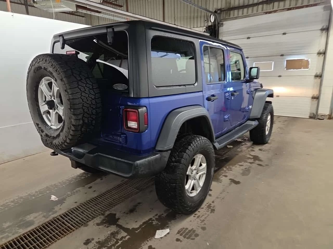 Jeep Wrangler  SPORT| ПОДГРЕВИ| ЗАДНА КАМЕРА| CARFAX| , снимка 4 - Автомобили и джипове - 55309651