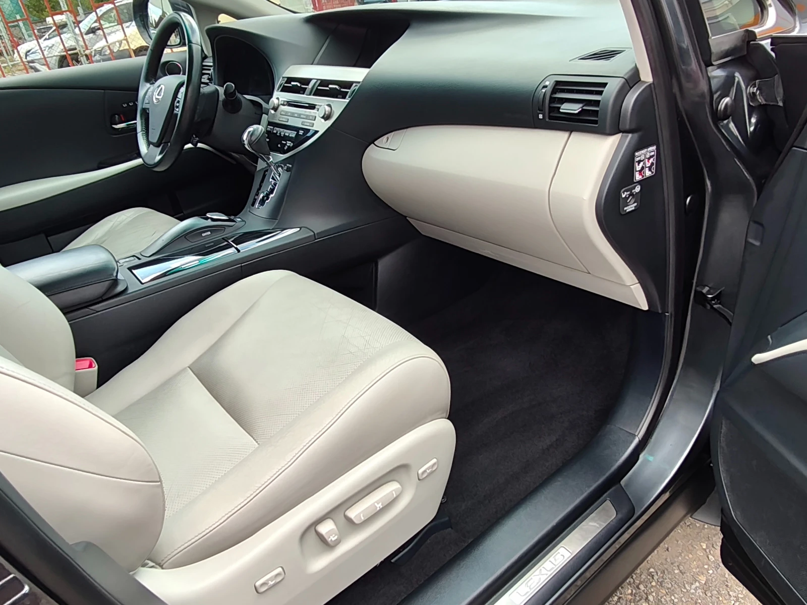 Lexus RX 450h HYBRID !! 202 хил.км !!! Нов внос ШВЕЙЦАРИЯ !!, снимка 8 - Автомобили и джипове - 55448622