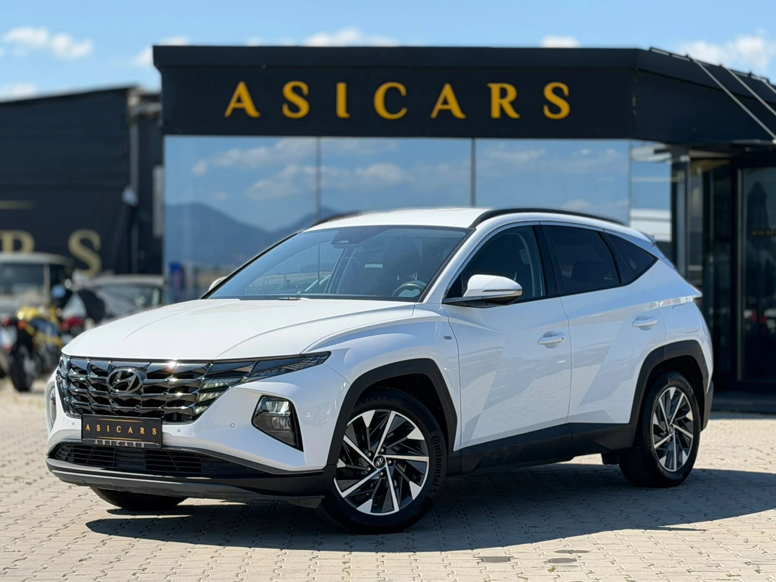 Hyundai Tucson / 1.6 CRDI / X-LINE / HYBRID /