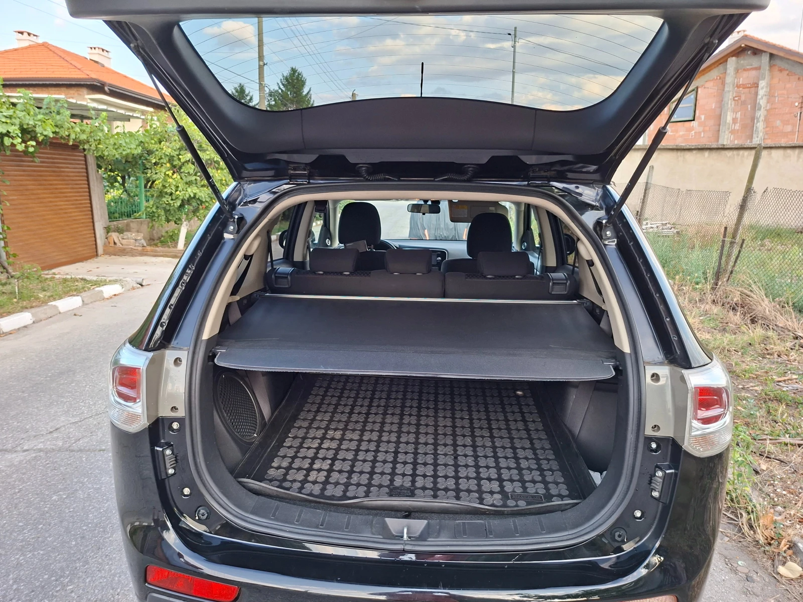 Mitsubishi Outlander 2.2 DI-D 4x4, 7 местна, снимка 12 - Автомобили и джипове - 55616995