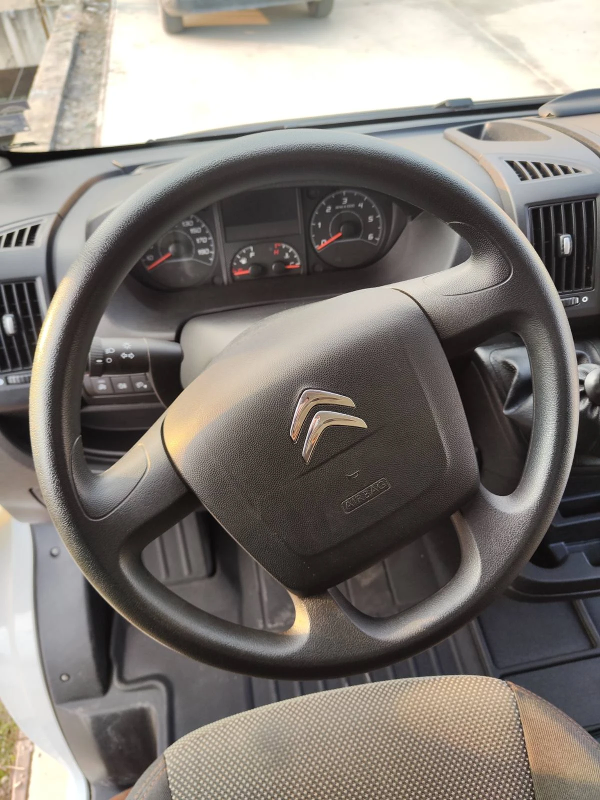 Citroen Jumper 2.2HDI L3H2 - изображение 8