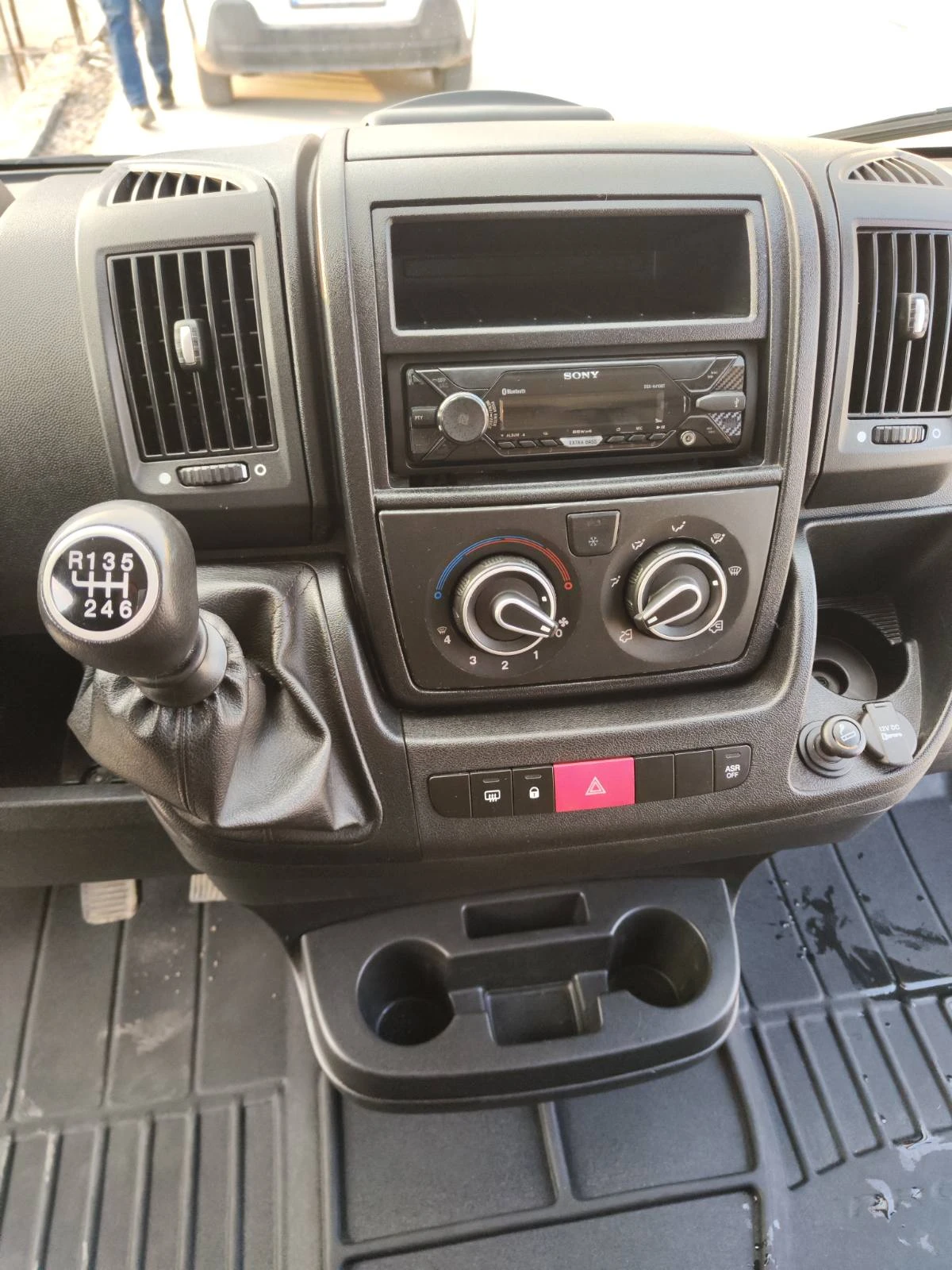Citroen Jumper 2.2HDI L3H2 - изображение 9