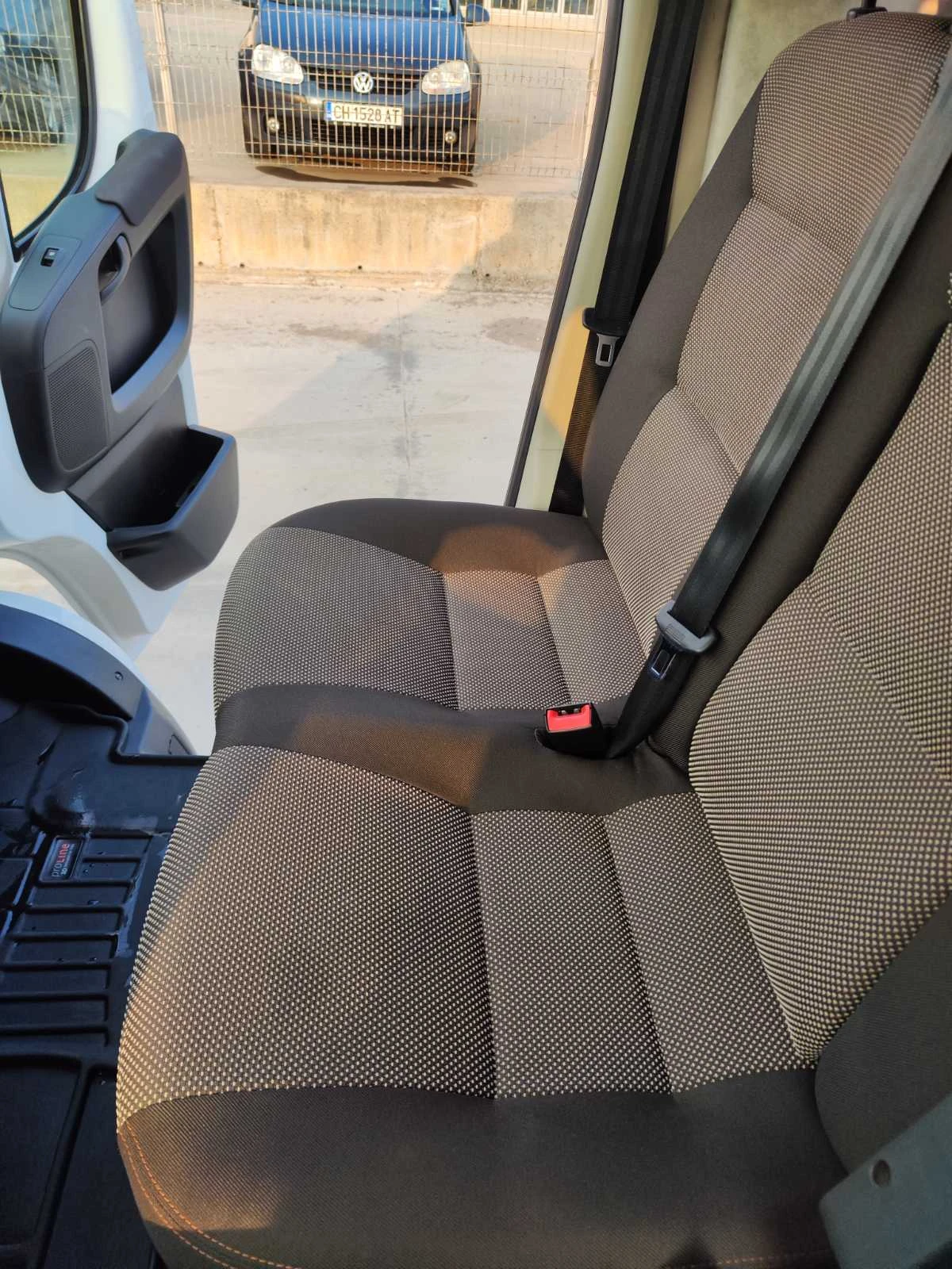 Citroen Jumper 2.2HDI L3H2 - изображение 10