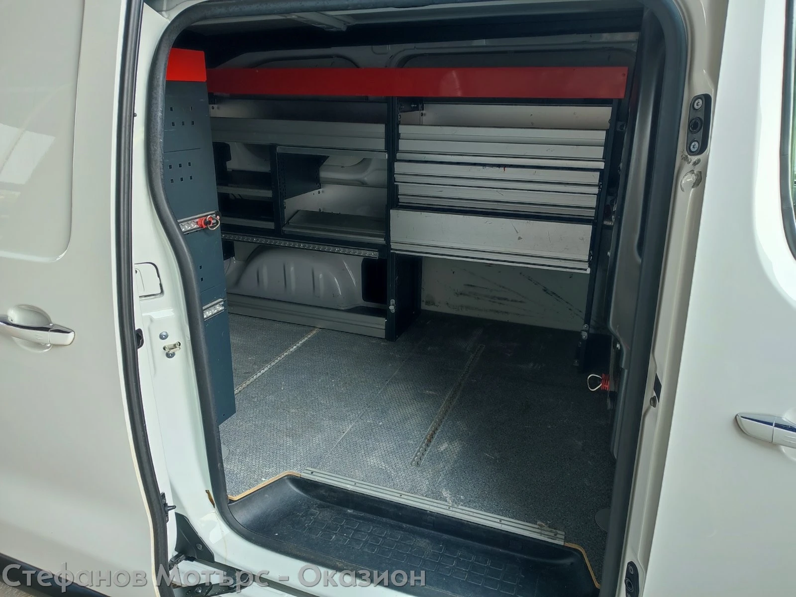 Opel Vivaro Cargo M Edition 1.5 D (102hp) MT6, снимка 11 - Бусове и автобуси - 56208925
