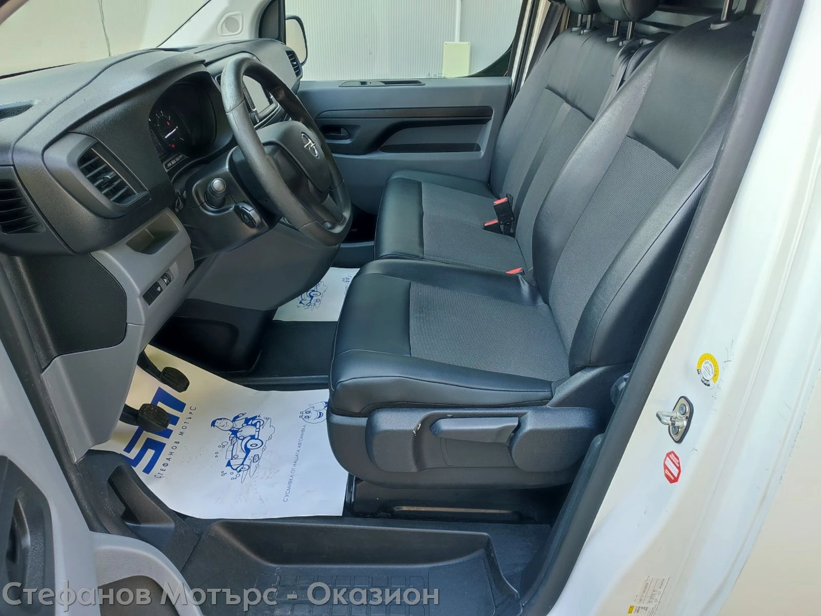 Opel Vivaro Cargo M Edition 1.5 D (102hp) MT6, снимка 10 - Бусове и автобуси - 56208925