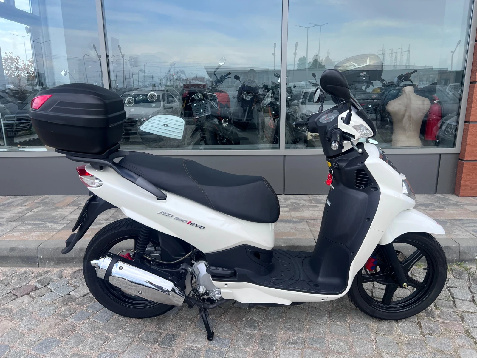 Sym HD2 200