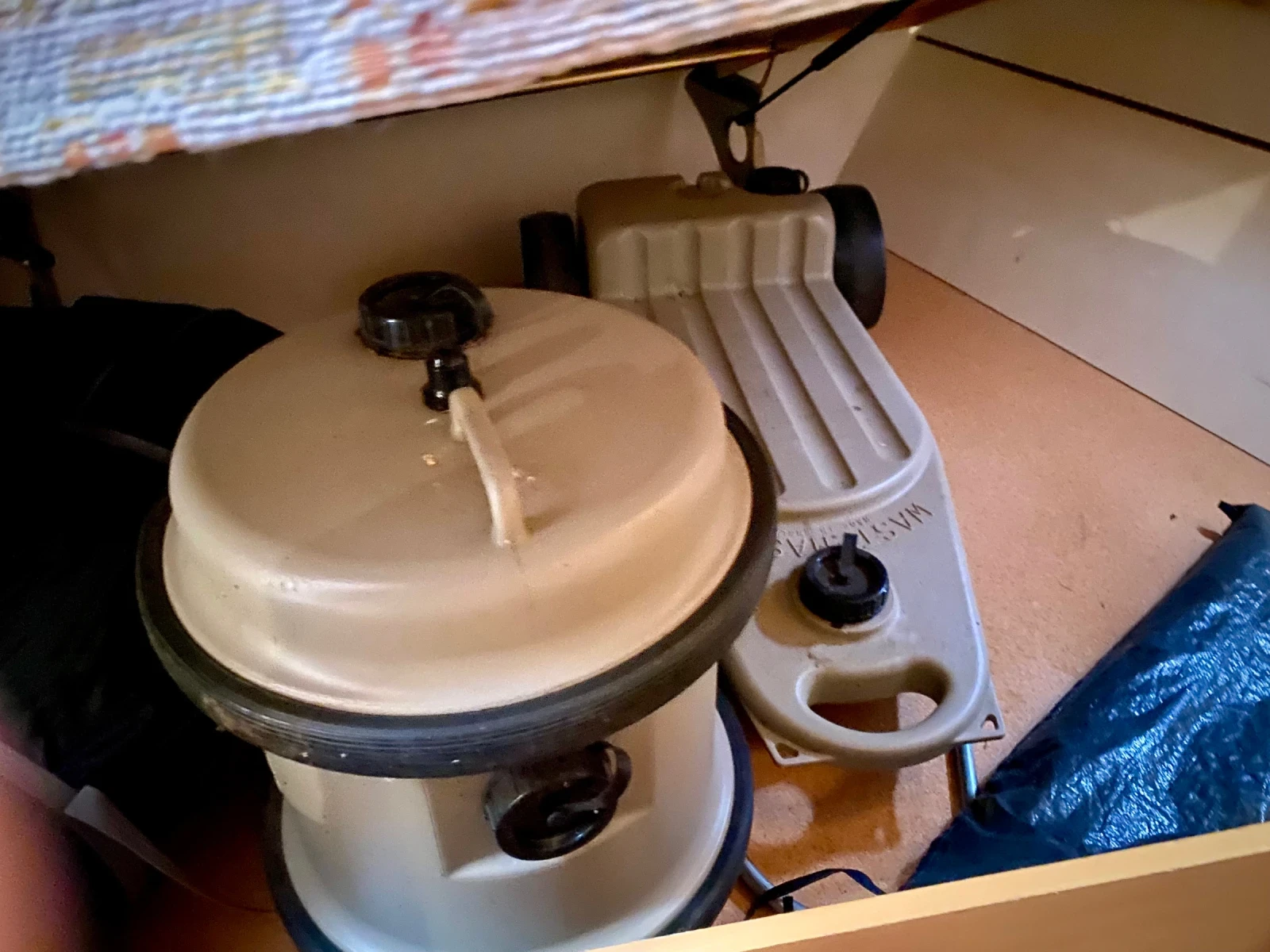 �������� Chateau Lunar Chateau 470 | Mobile.bg � ����������� 17