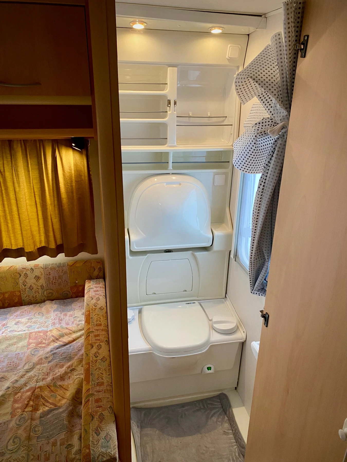 Каравана Chateau Lunar Chateau 470 - изображение 10