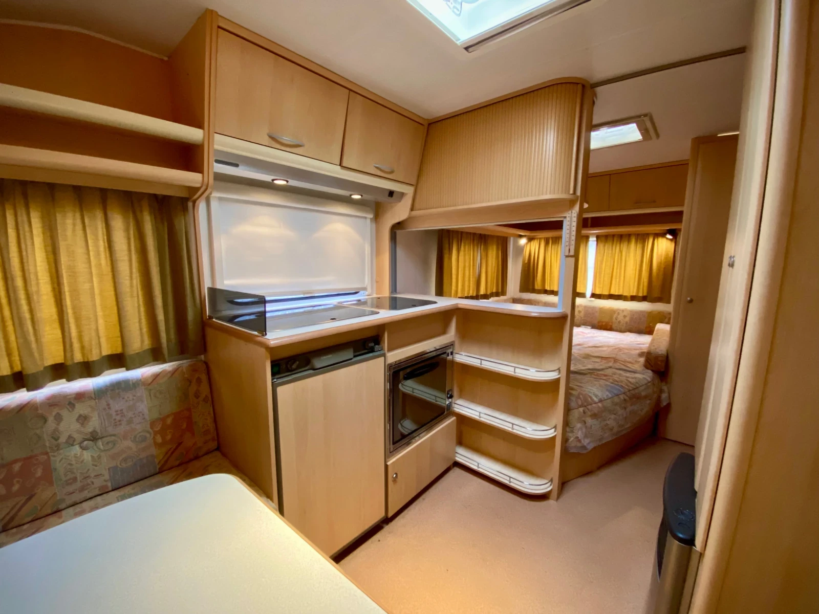 Каравана Chateau Lunar Chateau 470 - изображение 4