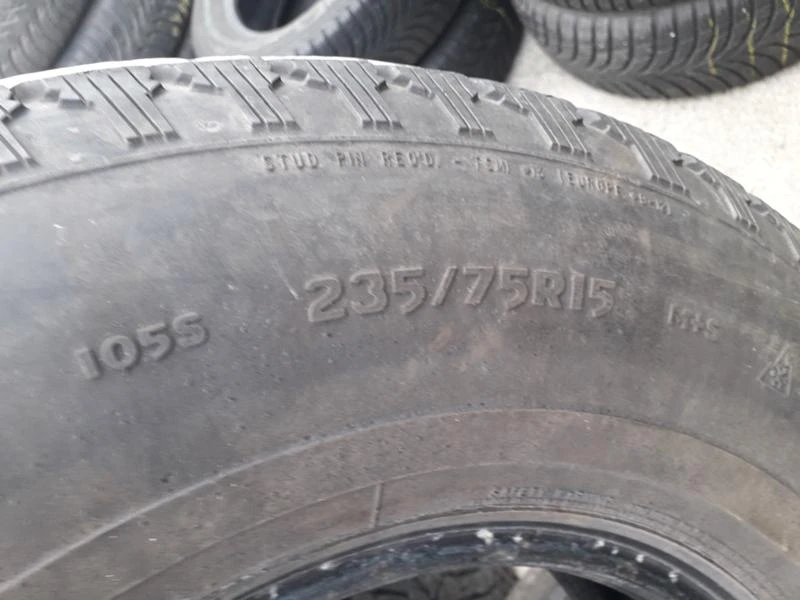 Гуми Зимни 235/75R15, снимка 6 - Гуми и джанти - 23913472