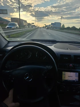 Mercedes-Benz C 220, снимка 8