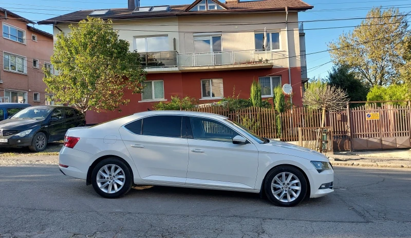 Skoda Superb 2.0tdi 150к.с. DSG NAVI 2019г, кожа, отлично състо, снимка 9 - Автомобили и джипове - 47442271