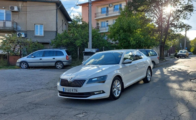 Skoda Superb 2.0tdi 150к.с. DSG NAVI 2019г, кожа, отлично състо, снимка 15 - Автомобили и джипове - 47442271