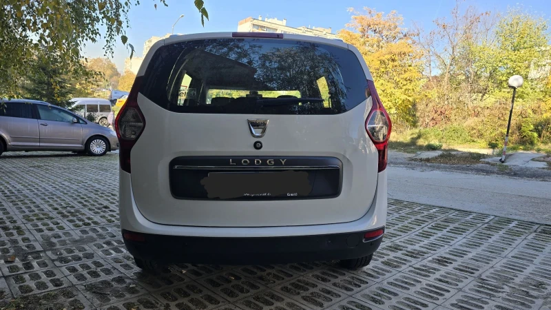 Dacia Lodgy 1.6 ГАЗ + ПОДАРЪК, снимка 4 - Автомобили и джипове - 47892962