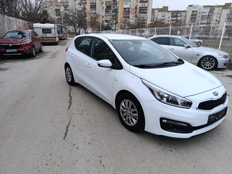 Kia Ceed, снимка 3 - Автомобили и джипове - 49323759