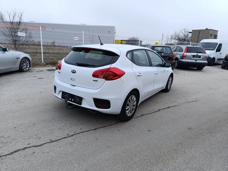 Kia Ceed, снимка 4 - Автомобили и джипове - 49323759