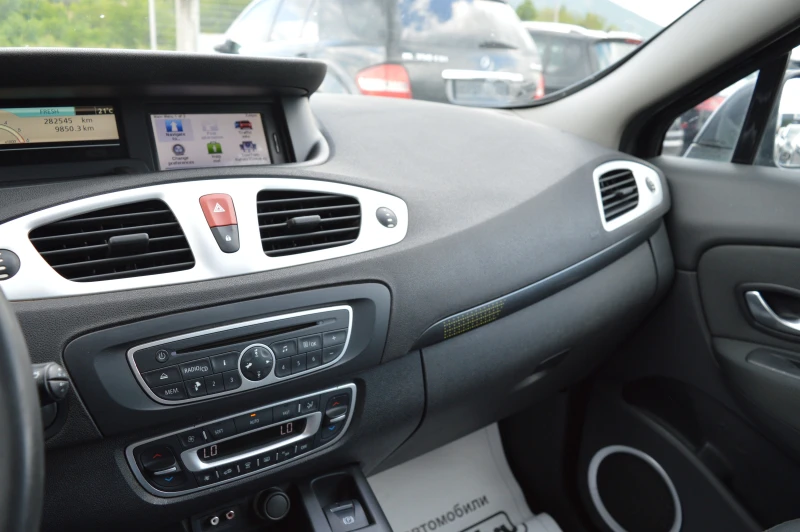 Renault Scenic 1.9dci-KLIMA, снимка 13 - Автомобили и джипове - 50258868