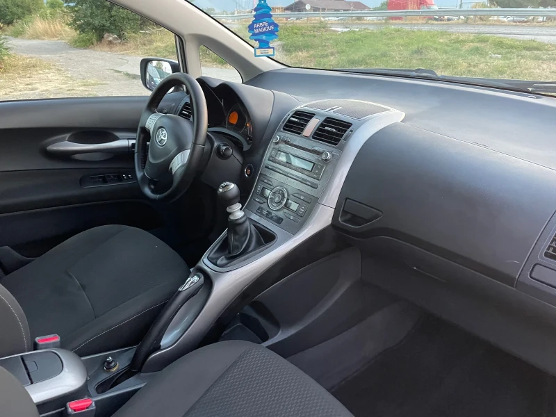 Toyota Auris 2.0d4d-126-ITALIA, снимка 5 - Автомобили и джипове - 51149359