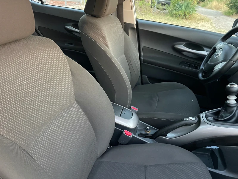 Toyota Auris 2.0d4d-126-ITALIA, снимка 6 - Автомобили и джипове - 51149359