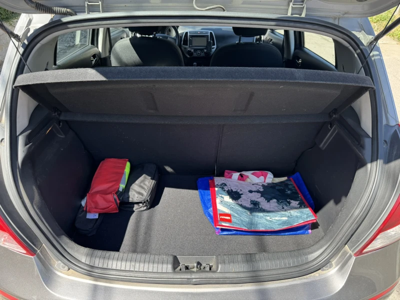 Hyundai I20 Бензин/газ, снимка 9 - Автомобили и джипове - 52390071