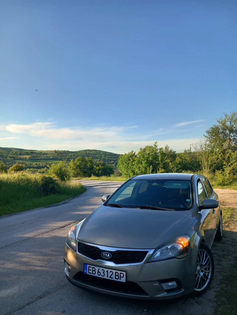 Kia Ceed, снимка 2 - Автомобили и джипове - 52915455