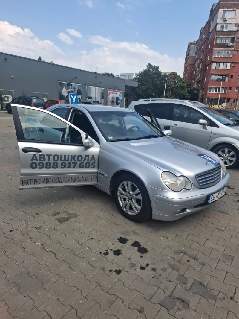 Mercedes-Benz C 180 Compressor газ/бензин, снимка 7 - Автомобили и джипове - 51853925