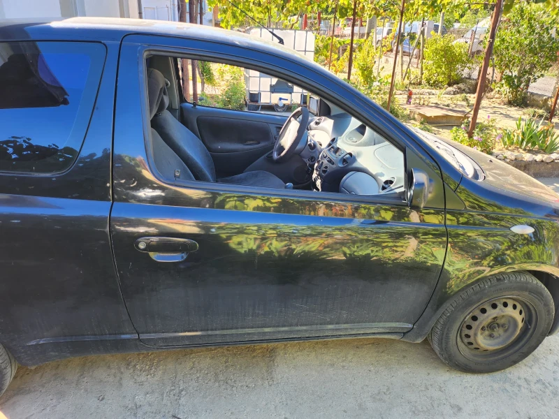Toyota Yaris, снимка 10 - Автомобили и джипове - 52704113