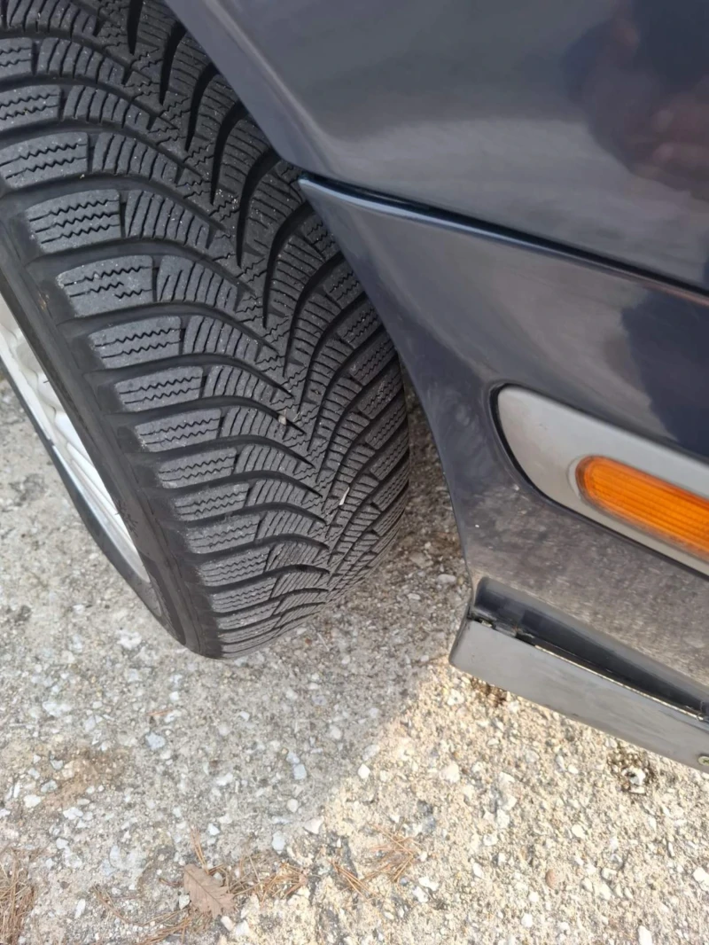 Volvo V40 1.9 di, снимка 7 - Автомобили и джипове - 52343524